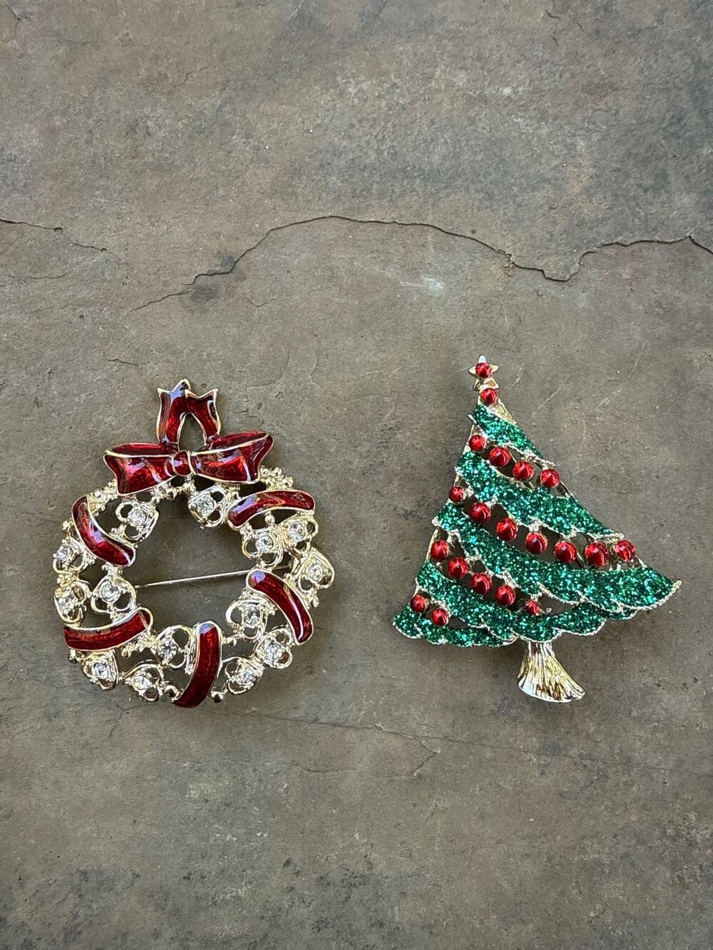 Vintage Christmas Brooch Lot of 2 Sparkling Rhinestone Wreath & Green Tree Pins
